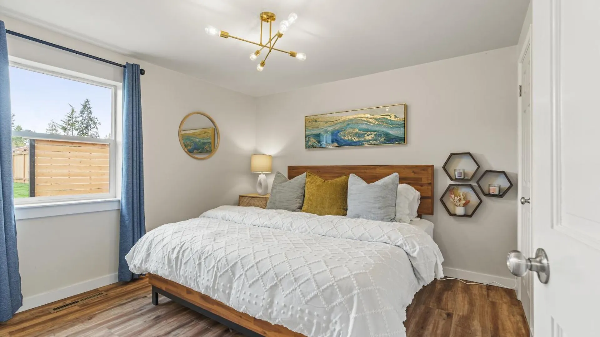 Cozy North Seattle Rambler With Spacious Yard Holiday home