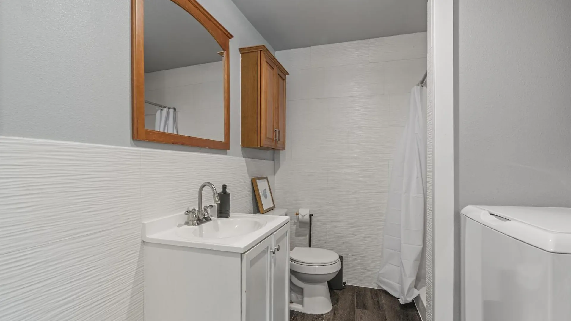 Cozy North Seattle Rambler With Spacious Yard