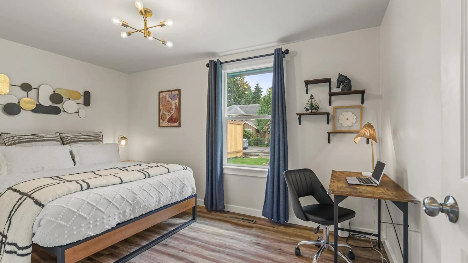 Cozy North Seattle Rambler With Spacious Yard 0*,
